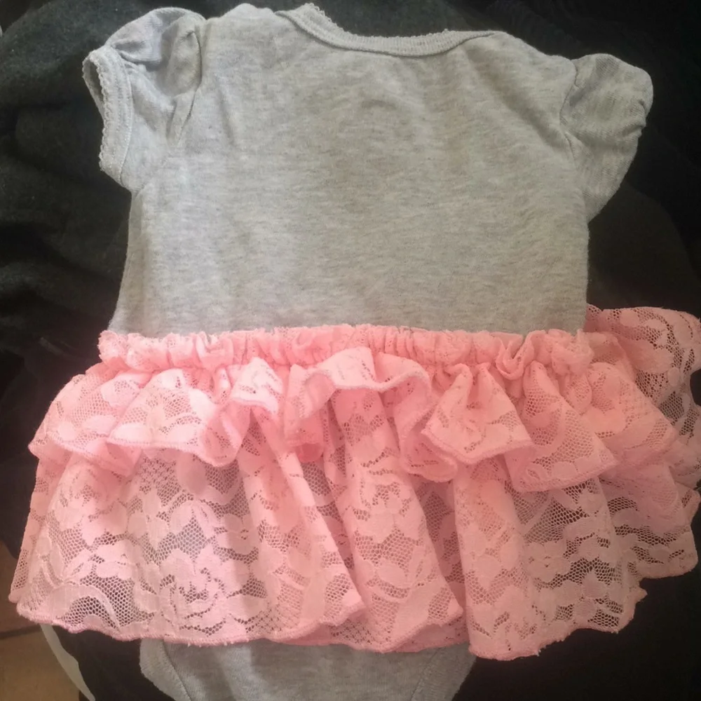 FINAL MARKDOWN Infant snap crotch dress 0-3 months